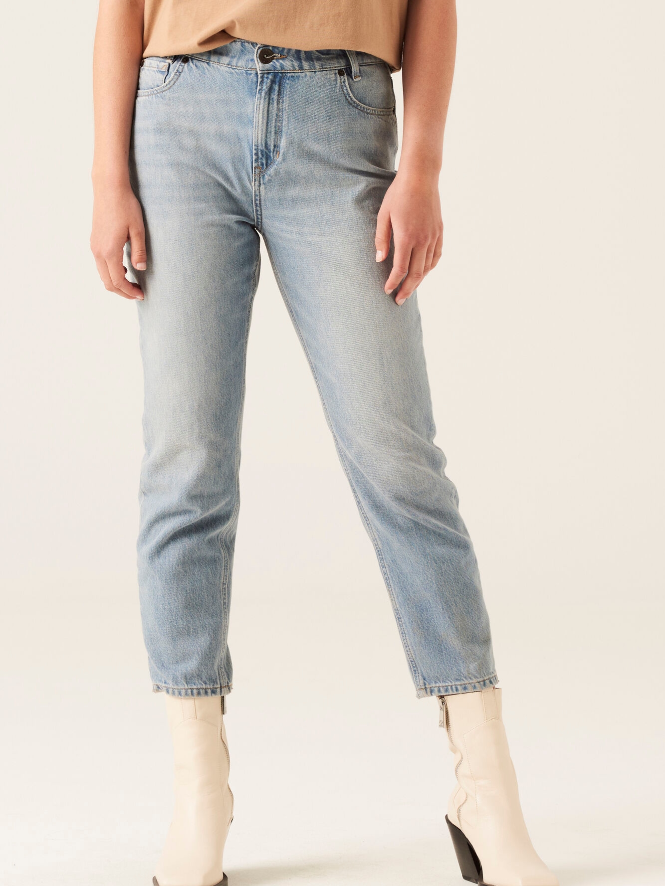 

Джинсы Garcia Jeans GS100710/9969 27/28