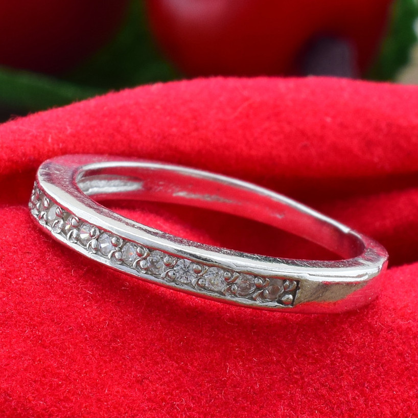 

Серебряное кольцо Клауди вставка белые фианиты 20
