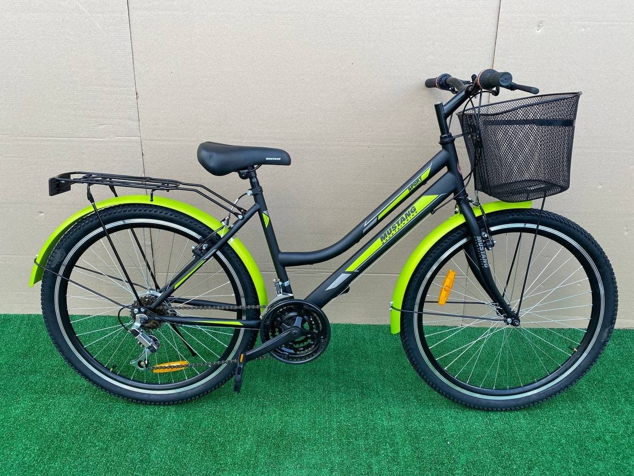 

Городской спортивный велосипед Mustang Sport 26*162 черно-зеленый