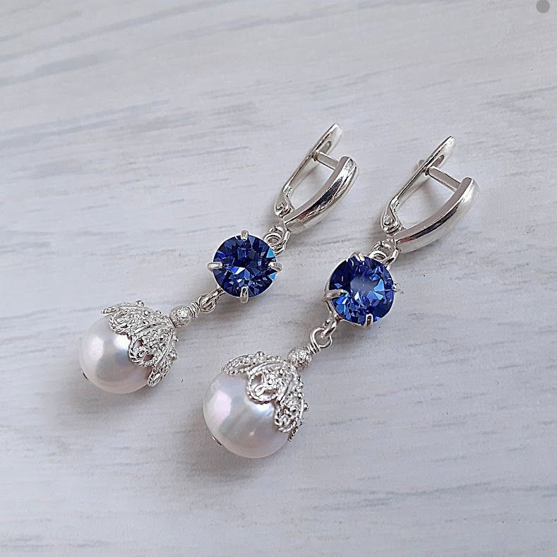 

Серьги Hand Made с камнями Сваровски и натуральным пресноводным жемчугом