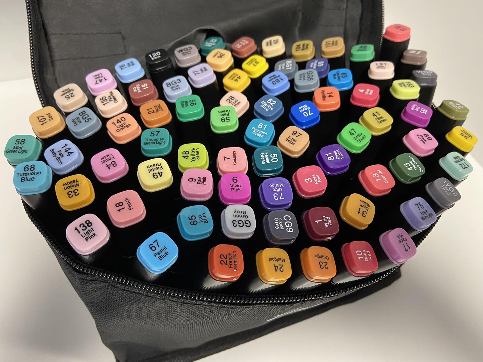 

Набор Двусторонних Скетч Маркеров Для Рисования 80 шт Touch Multicolor На Спиртовой Основе (Черный)