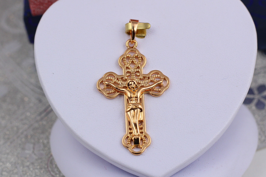 

Крестик Xuping Jewelry с завитушками по краям 3,5 см золотистый