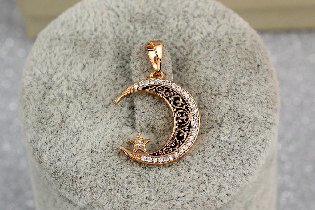 

Кулон Xuping Jewelry месяц со звездой и чернением 2 см золотистый
