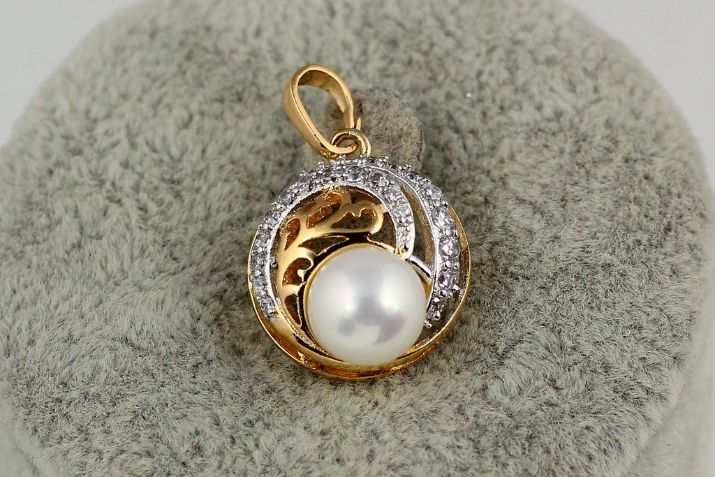 

Кулон Xuping Jewelry круглый водоворот с жемчугом 1,8 см золотистый