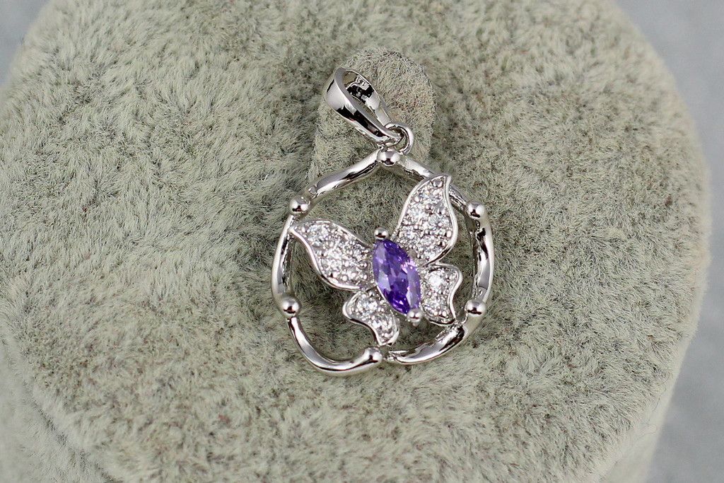

Кулон Xuping Jewelry бабочка с фиолетовым фианитом 2.см серебристый