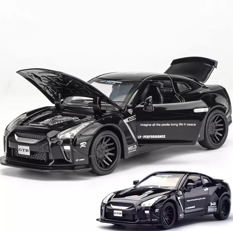 

Модель автомобиля Nissan GTR 1:32 со звуком и светом черного цвета