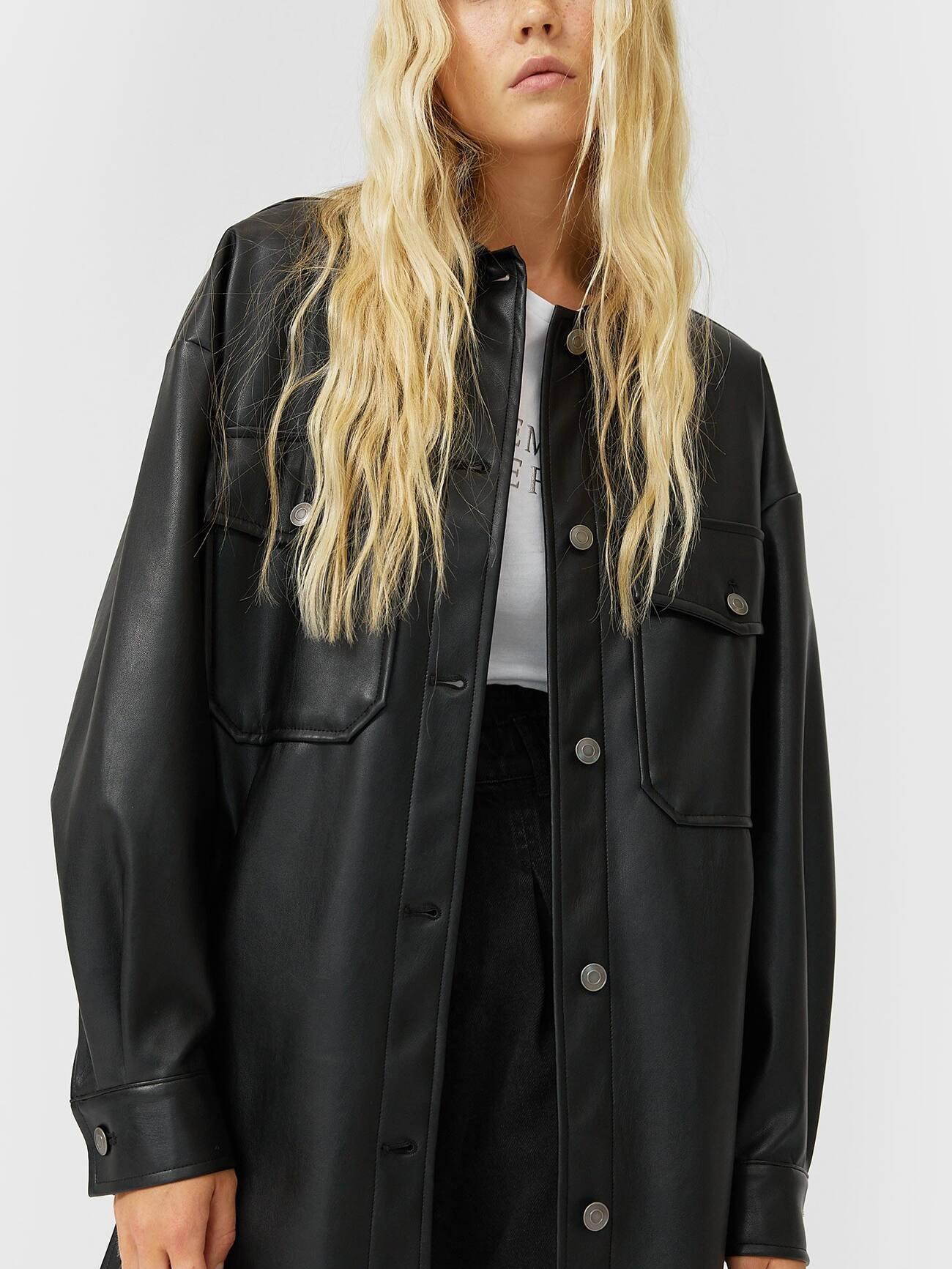 

Куртка из искусственной кожи Stradivarius XAZ283869GVZR XS Черная