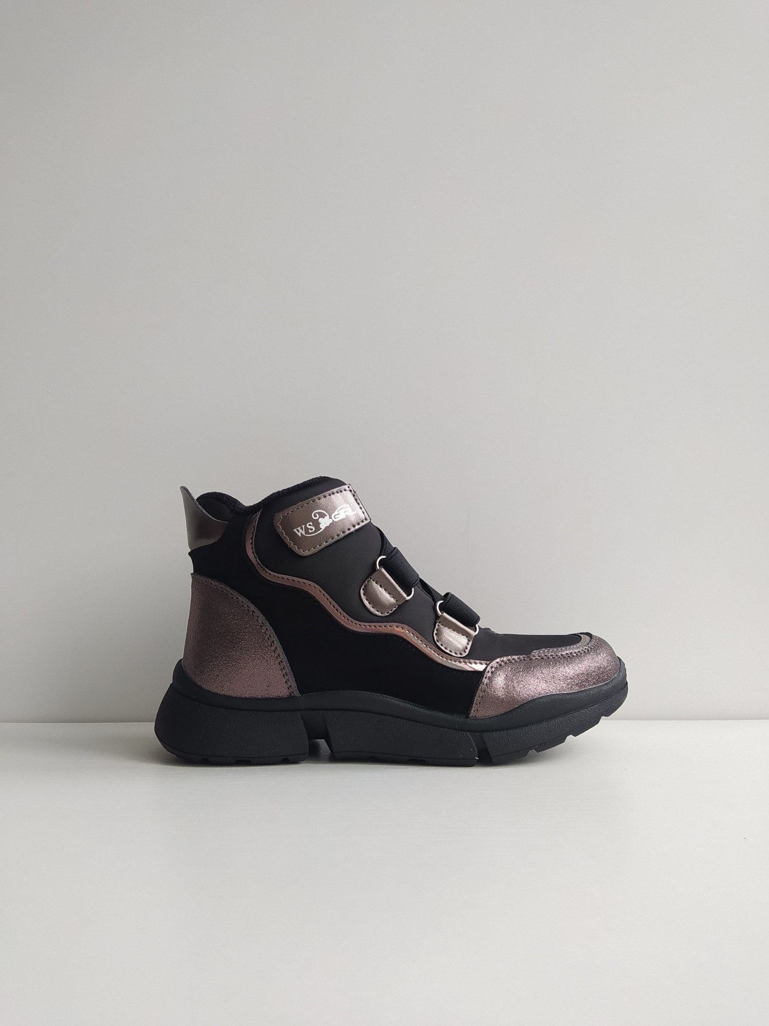 

Демисезонные кожаные ботинки Weestep 37 р 24 см черный с бронзовым артикул Д249