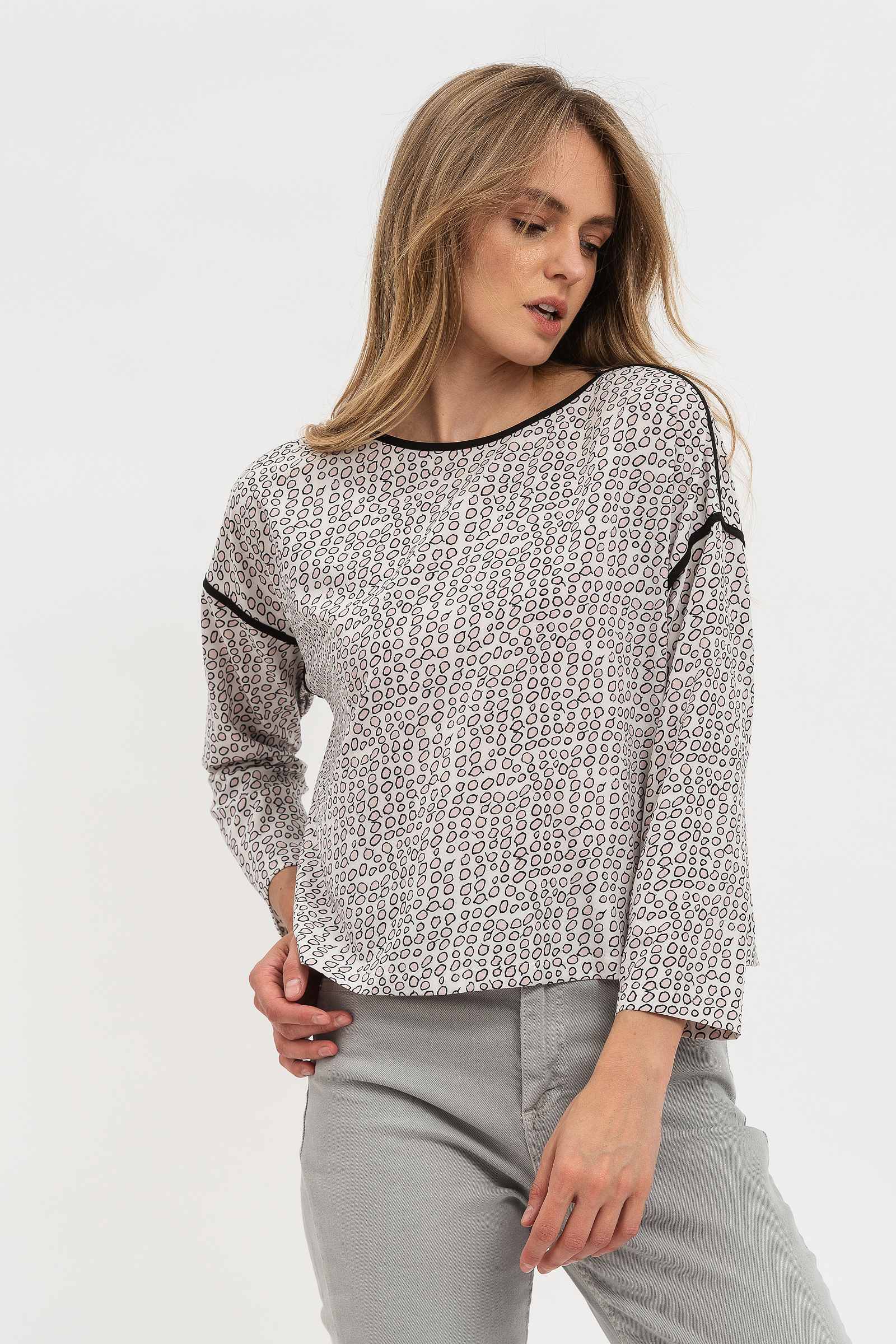 

Блуза Lesia Нэйн 4 56 Бежевый 11660000056