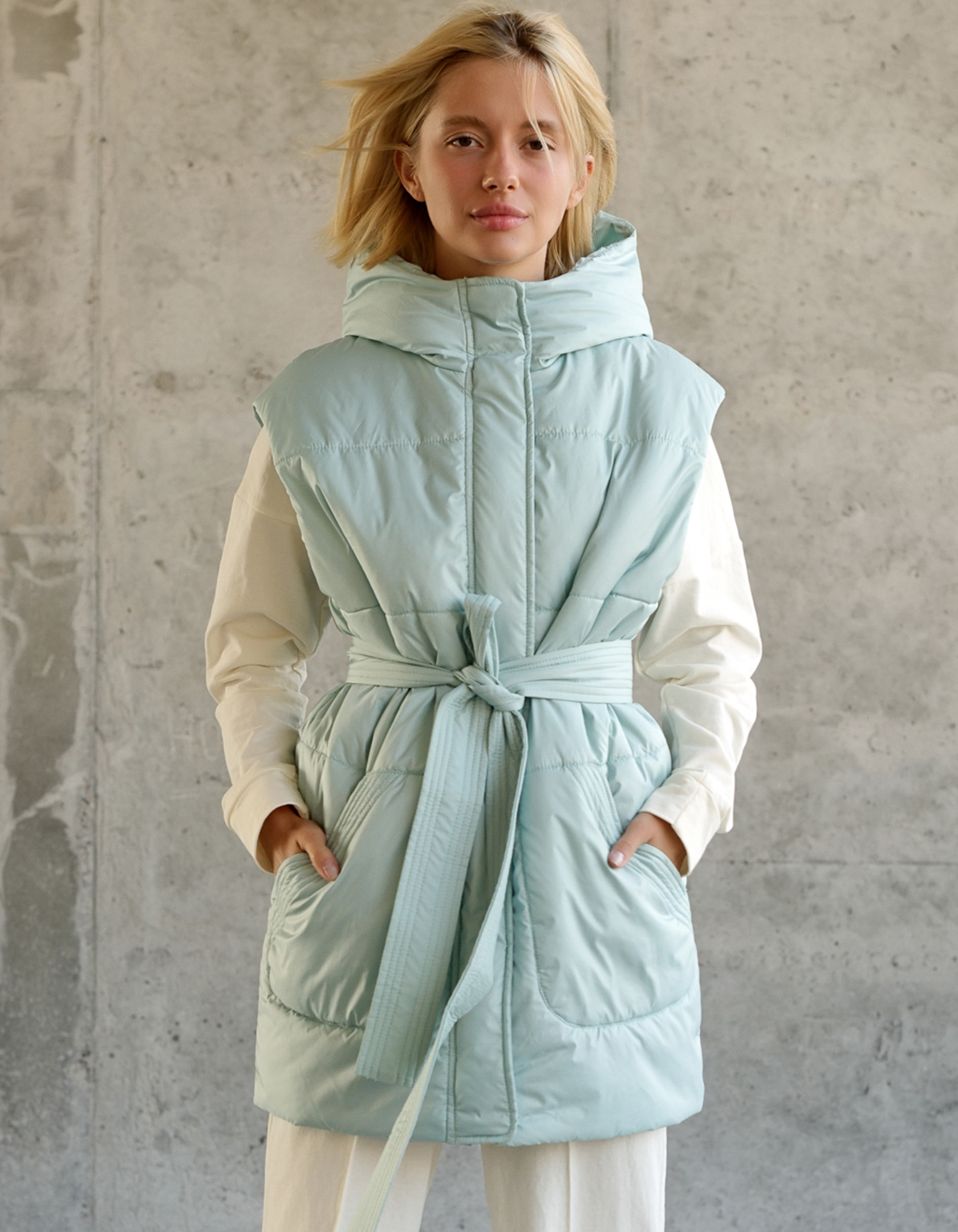 

Жилетка деми Wear me женская безрукавка длинная теплая с капюшоном  Зелёный 2w/23/61, Жилетка деми Wear me женская безрукавка длинная теплая с капюшоном M Зелёный 2w/23/61