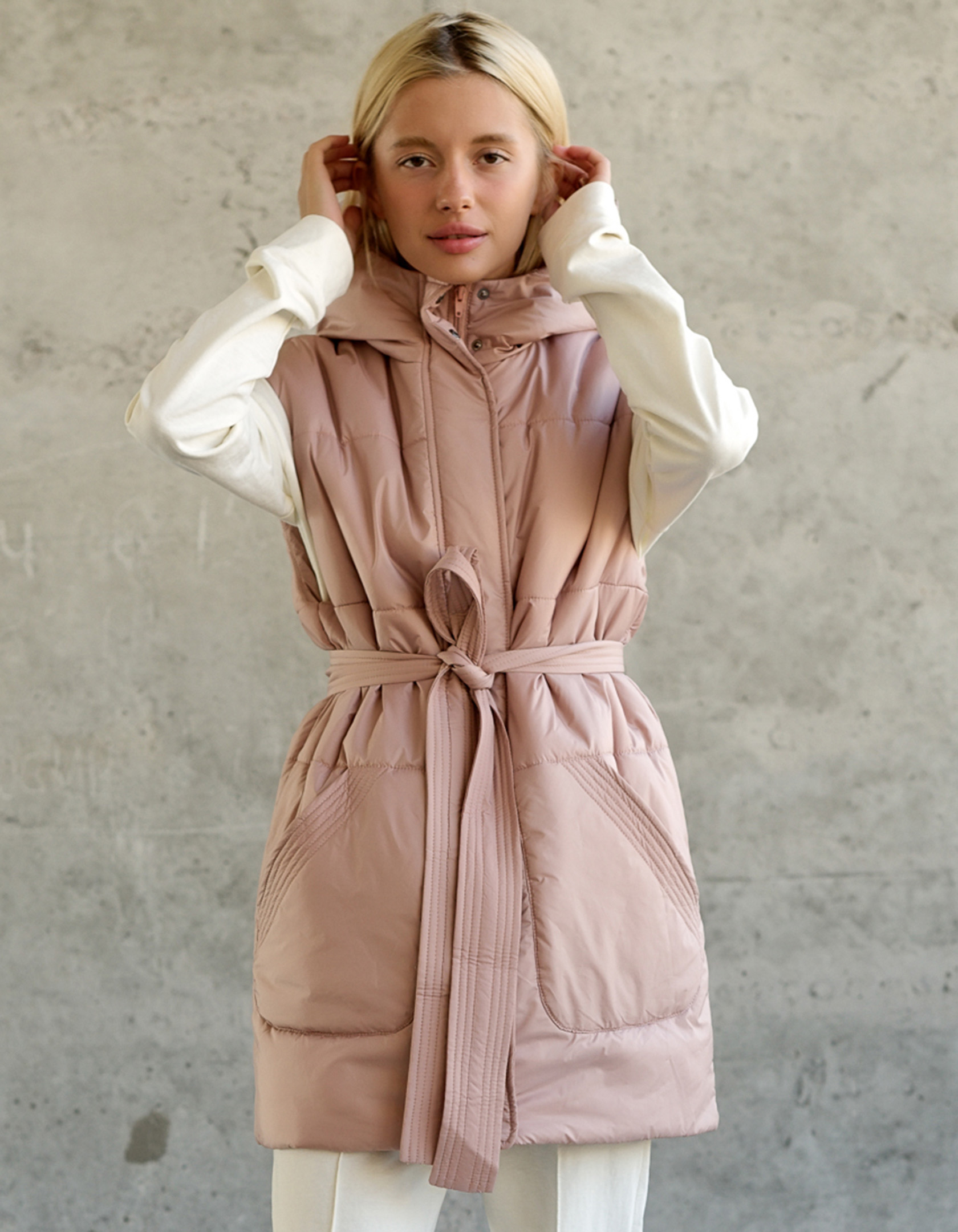 

Жилетка деми Wear me женская безрукавка длинная теплая с капюшоном  Розовый 2w/23/44, Жилетка деми Wear me женская безрукавка длинная теплая с капюшоном M Розовый 2w/23/44