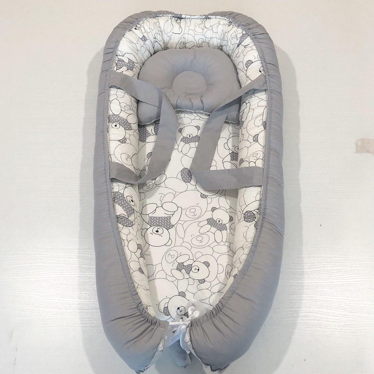 

Кокон-гнёздышко со сьемным ортопедическим матрасиком и ручками BABYNEST (Серый + мишки на белом)