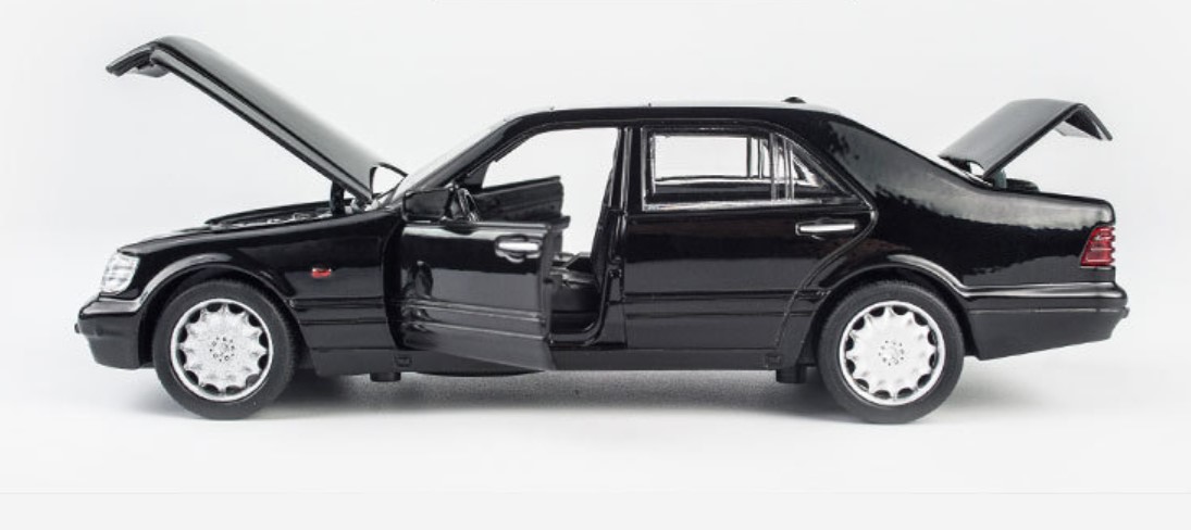 

Модель автомобиля Mercedes Benz SW-140 1:32 черный цвет