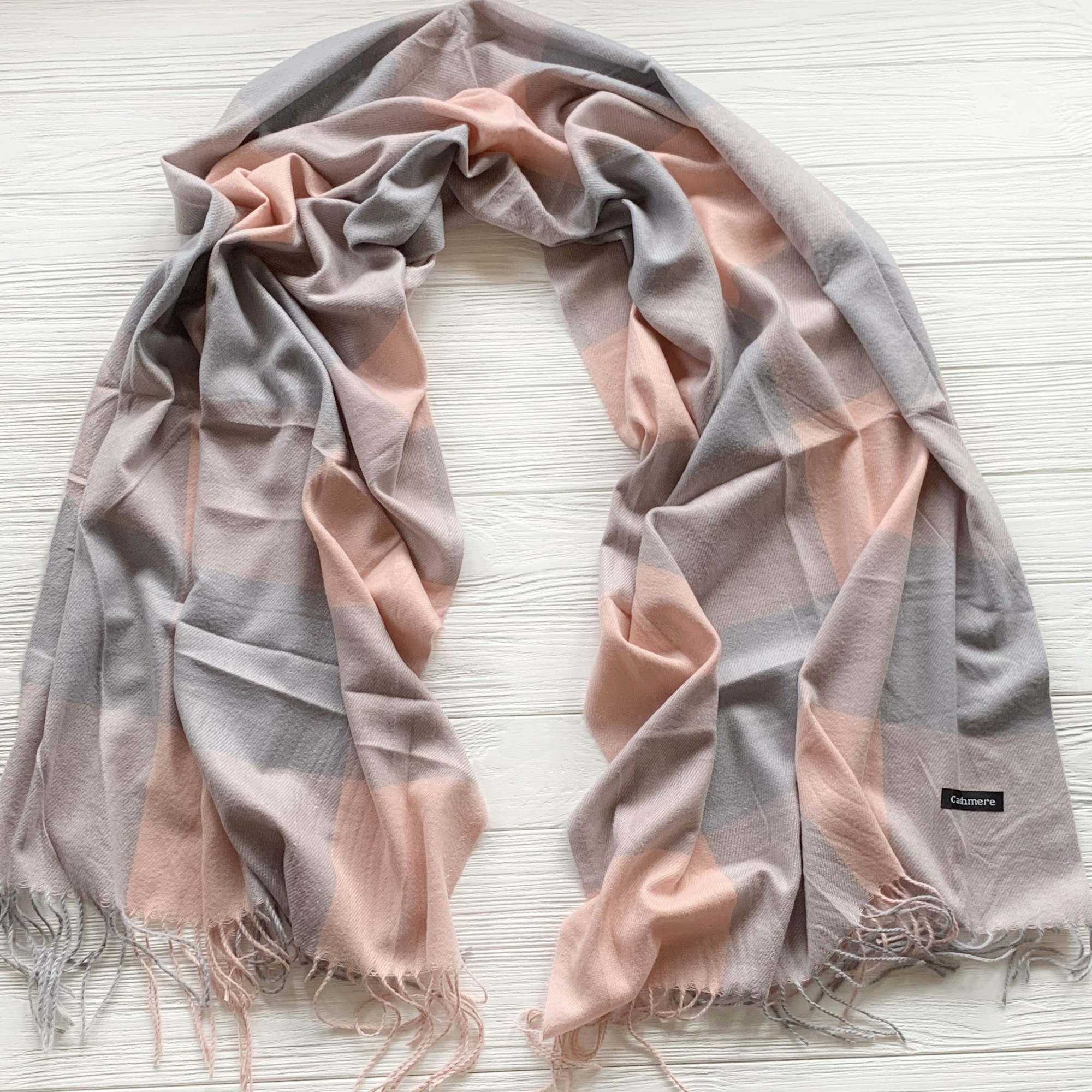 

Шарф в клетку Cashmere 180 см на 70 см пудровый 100375