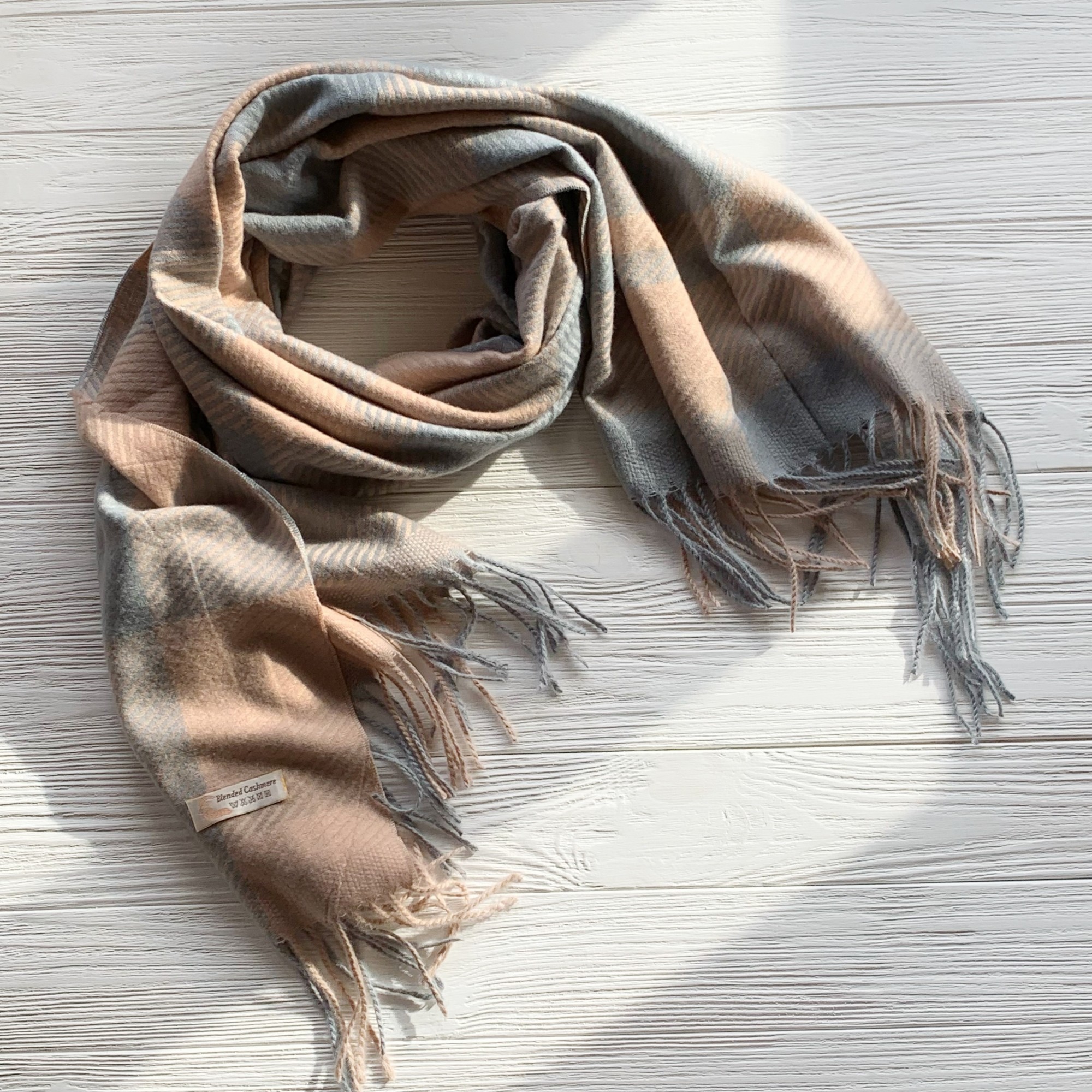 

Шарф в клетку Blended Cashmere 180 см на 70 см пудровый голубой 100384
