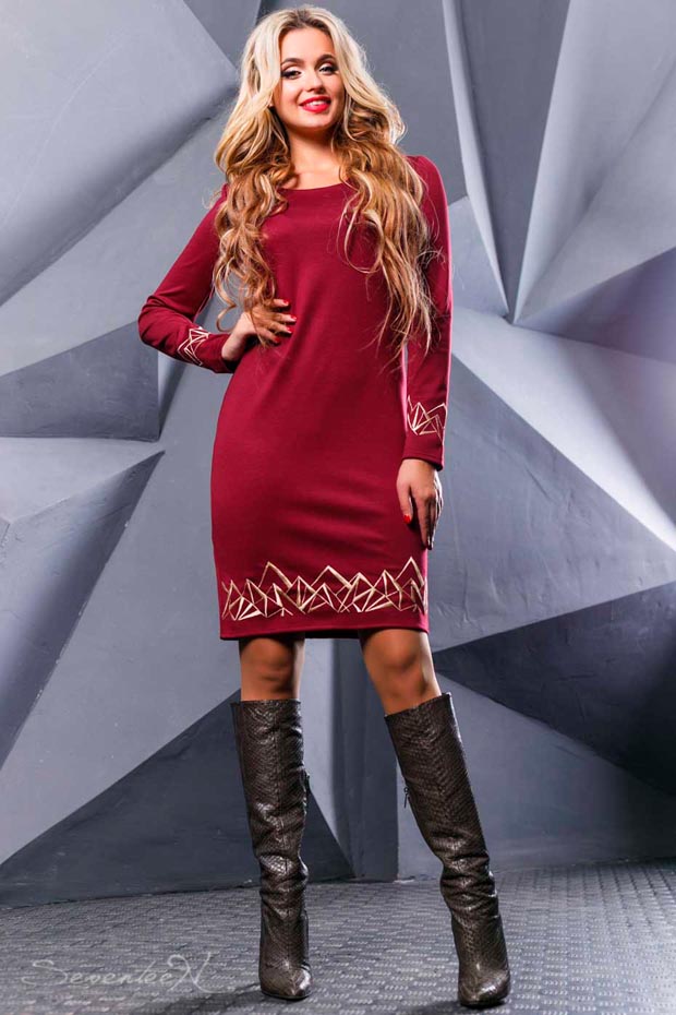 

Женское Seventeen трикотажное платье с золотой вышивкой цвет бордовый XXL (891.2426)