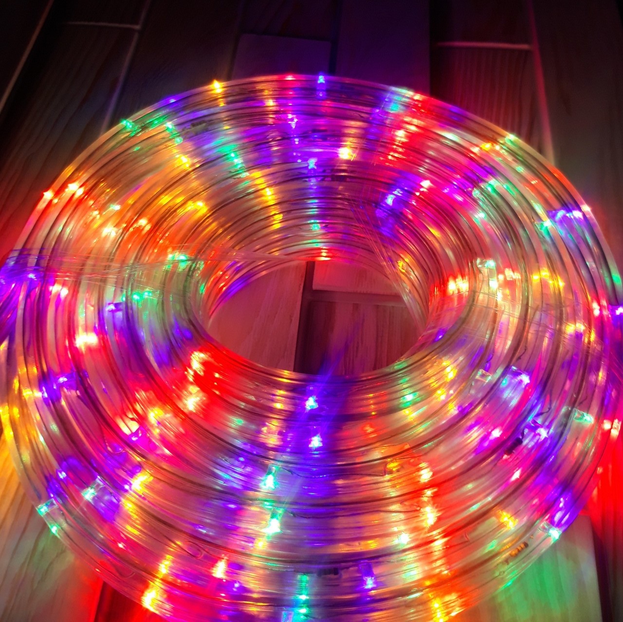 

Уличеная светодиодная LED гирлянда Xmas Гирлянда новогодняя трубка LED Rope light 10 метроа RGB Мультицветная