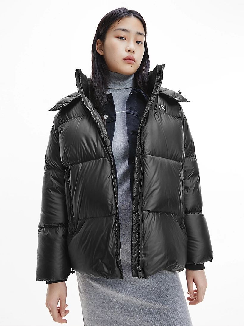 

Пуховик Calvin Klein Jeans Mw Down Shiny Oversized Puffer J20J216884-BEH  Черный, Пуховик Calvin Klein Jeans Mw Down Shiny Oversized Puffer J20J216884-BEH S Черный