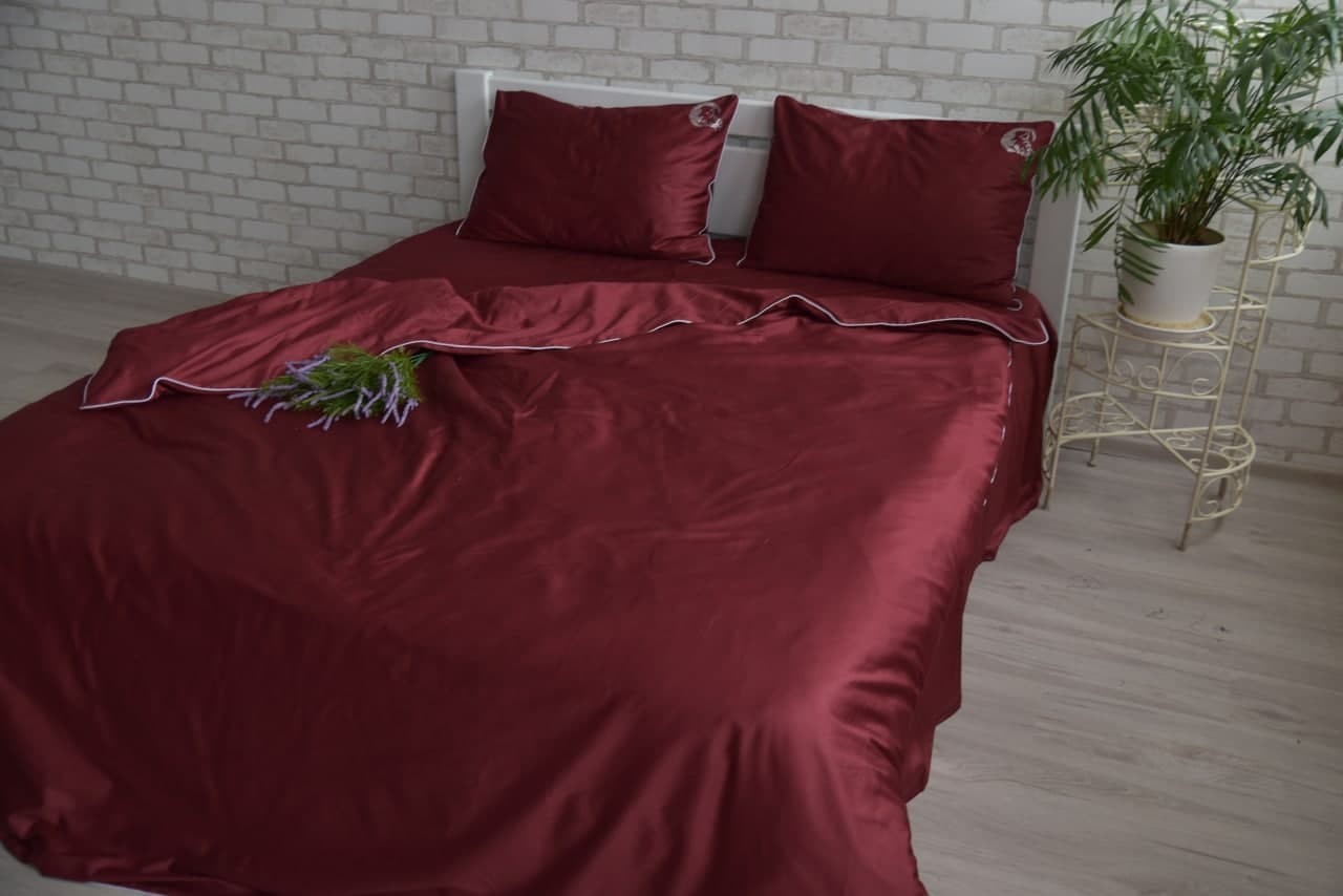 

Комплект постельного белья Dreamcat из Турецкого Сатина со стразами Эммануэль Двухспальный (наволочки 70х70)
