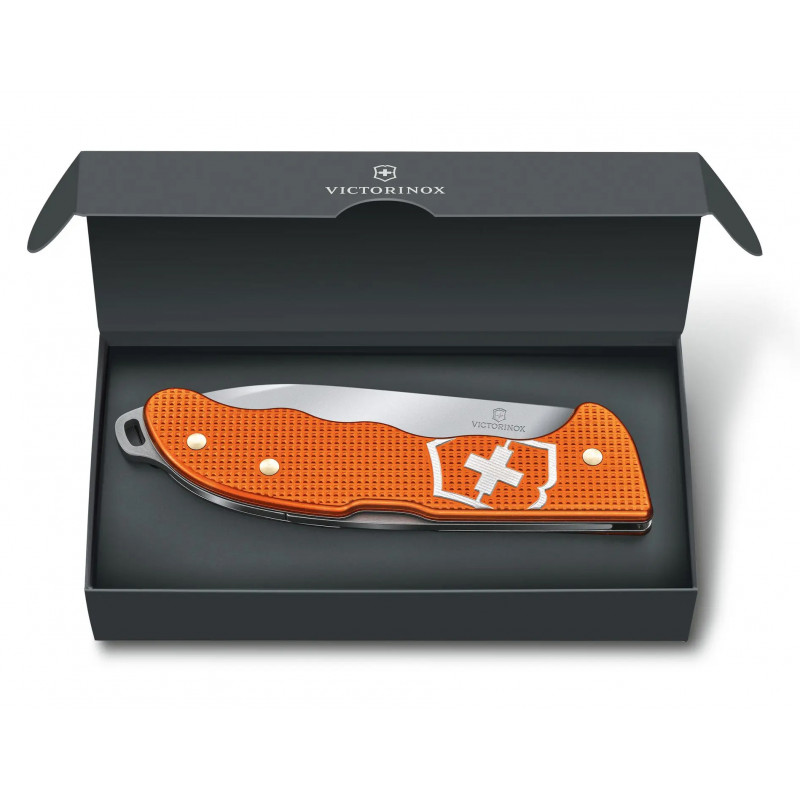 

Складной нож Victorinox HUNTER PRO 136мм/4функ/рифл.оранж /lock/клип/паракорд (Lim.Ed. 2021)