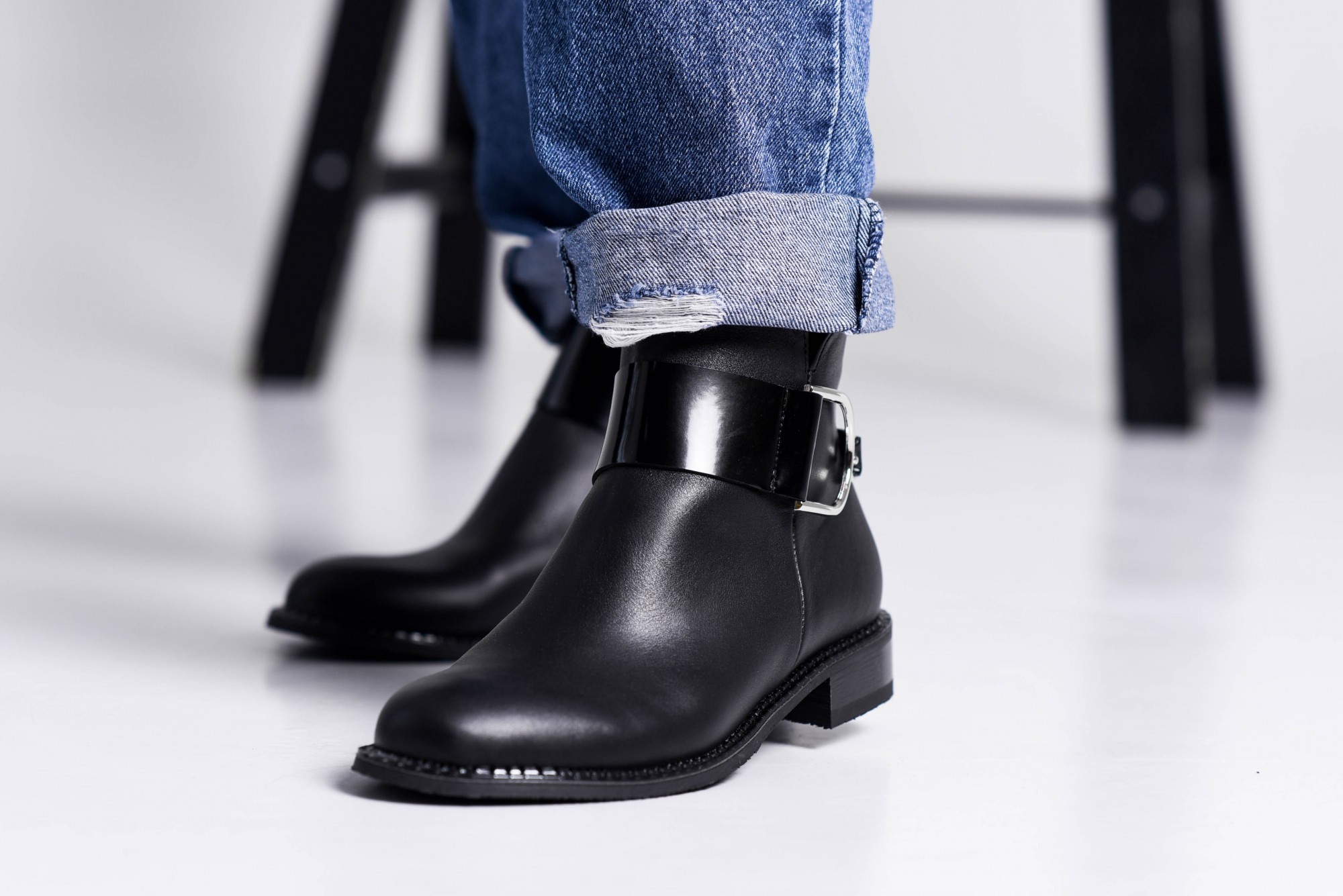 

Ботинки Maya Shoes 2438 Черные 39р