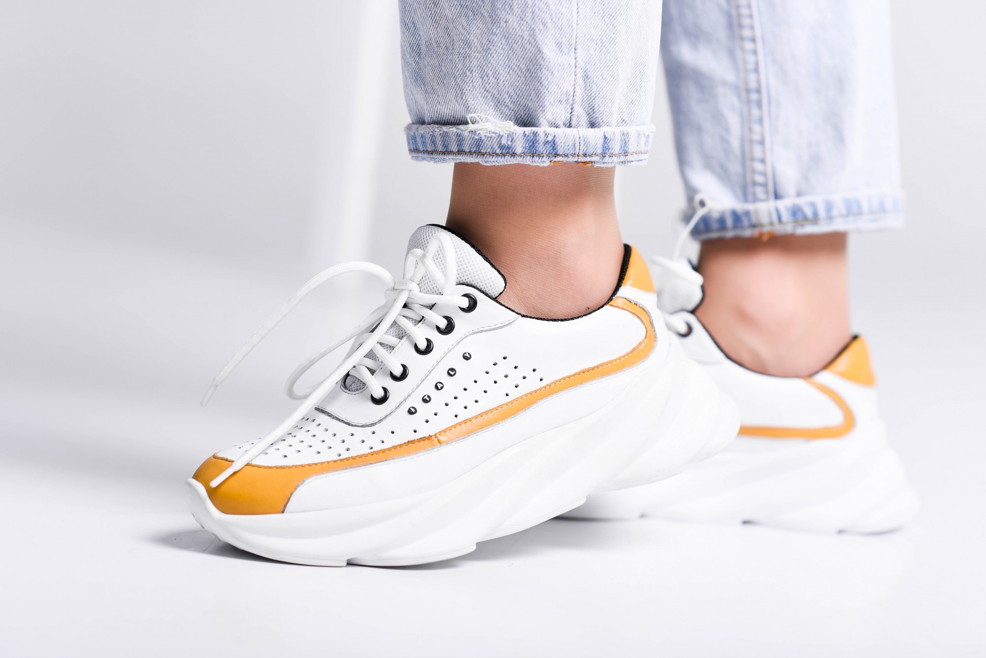 

Кроссовки Maya Shoes 2461 Белые с горчичным 37р