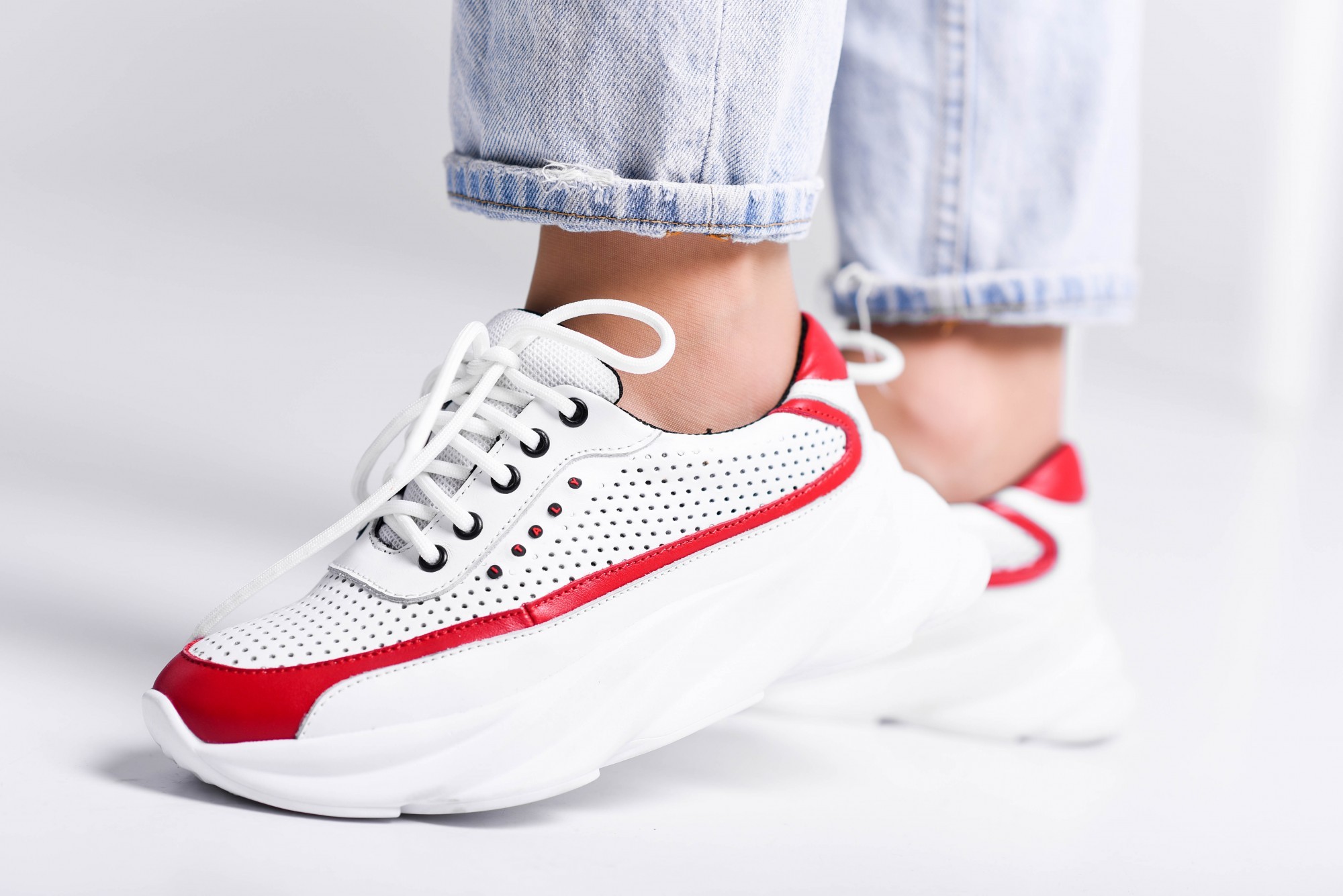 

Кроссовки Maya Shoes 2461 Белые с красным 39р