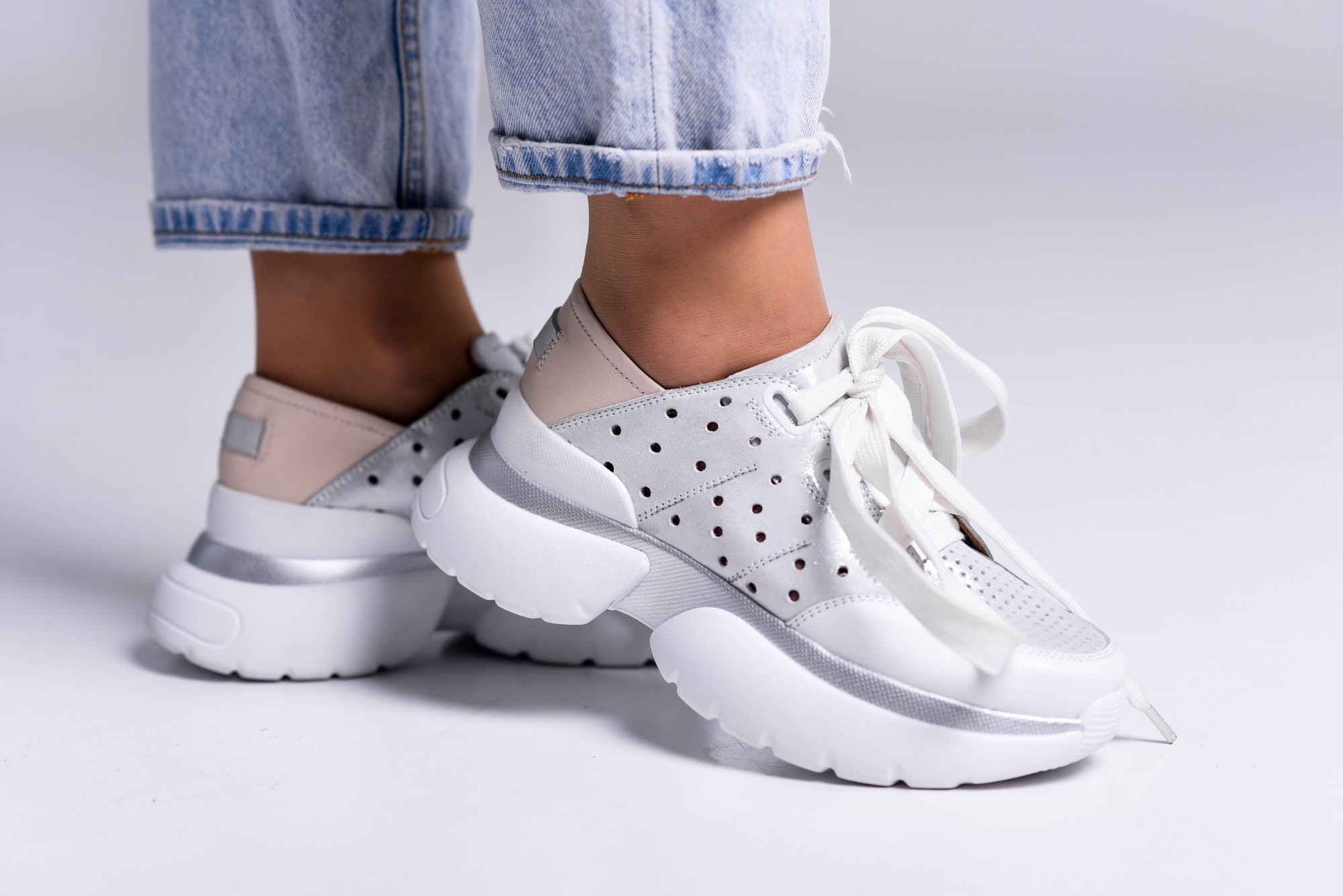 

Кроссовки Maya Shoes 24581 Серебряные 37р