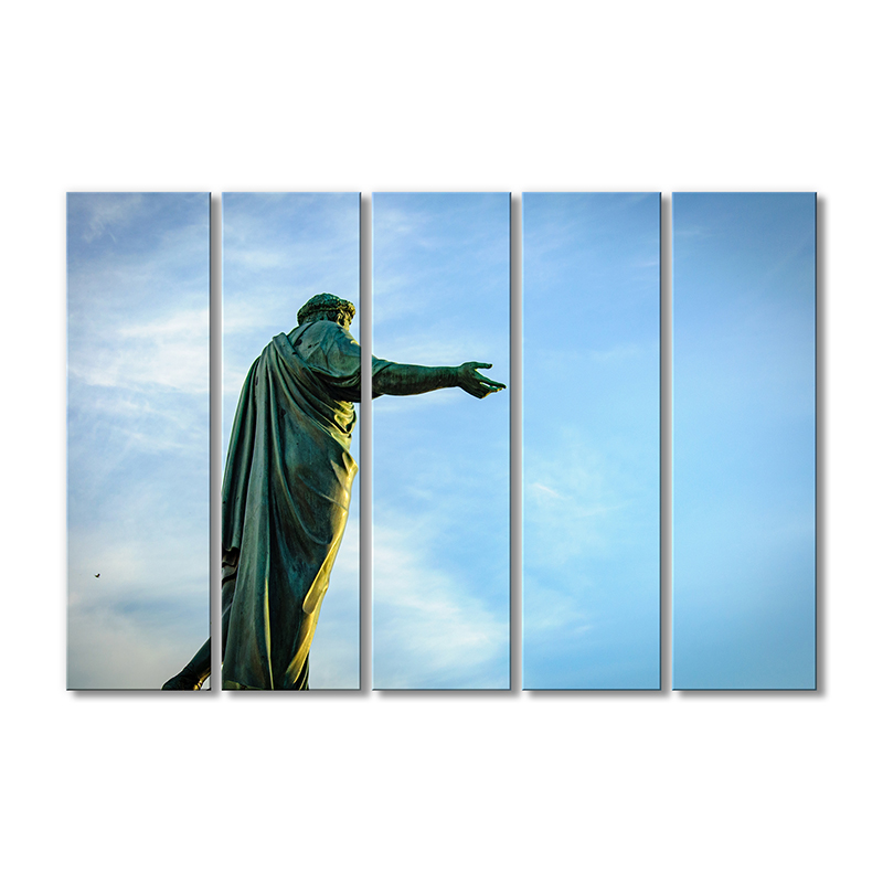 

Модульная картина Artel «Дюк де Ришелье на фоне неба» 5 модулей 70x105 см