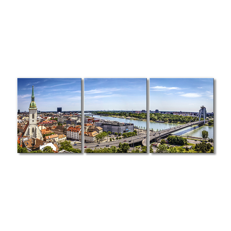 

Модульная картина Artel «Михайловские ворота здание в Братиславе» 3 модуля 60x90 см