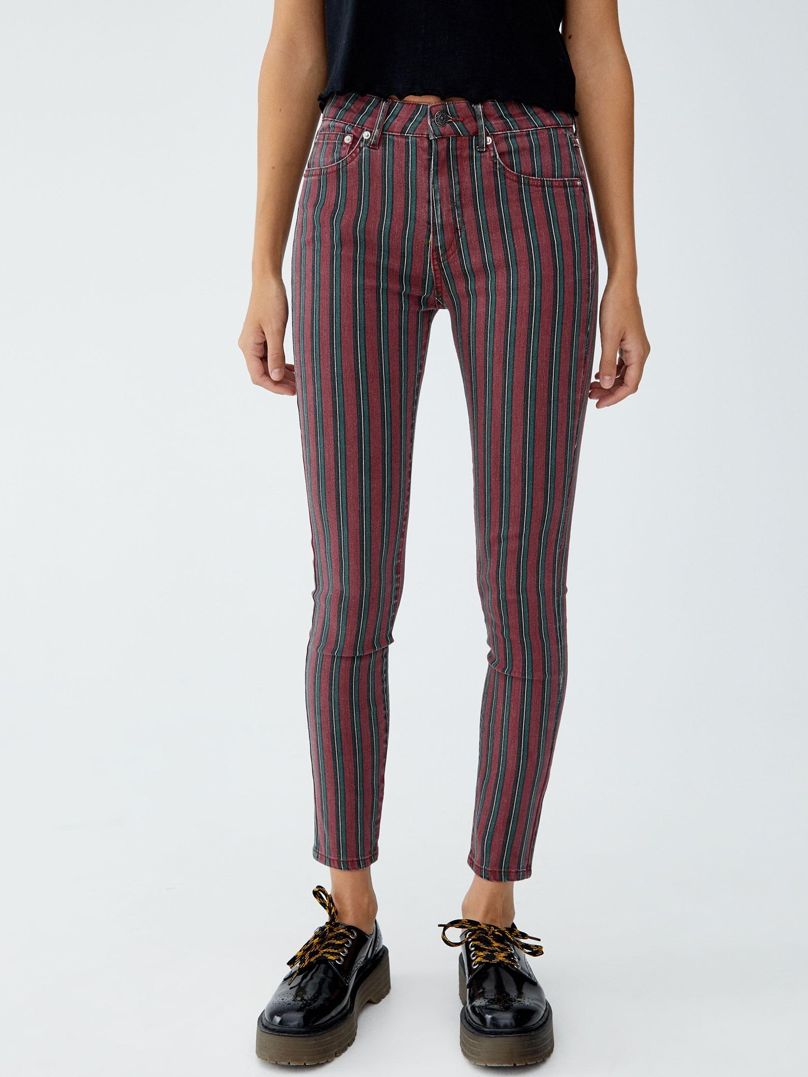 

Джинсы Pull & Bear XAZ203066RJZW  Бордовые с разноцветным, Джинсы Pull & Bear XAZ203066RJZW 36 Бордовые с разноцветным