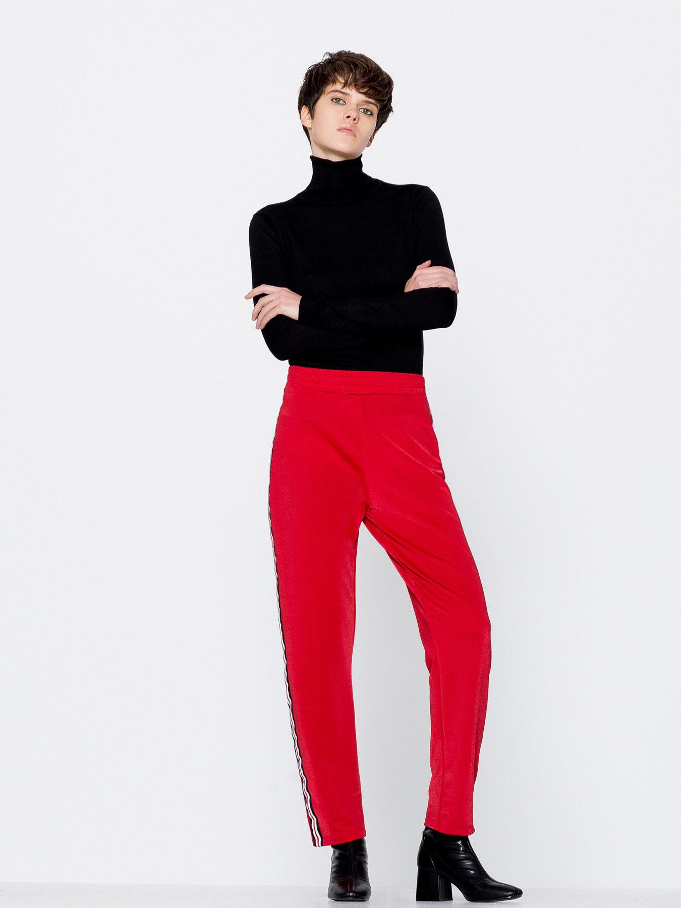 

Брюки Pull & Bear XAZ220068YIHY  Красные с черным, Брюки Pull & Bear XAZ220068YIHY S Красные с черным