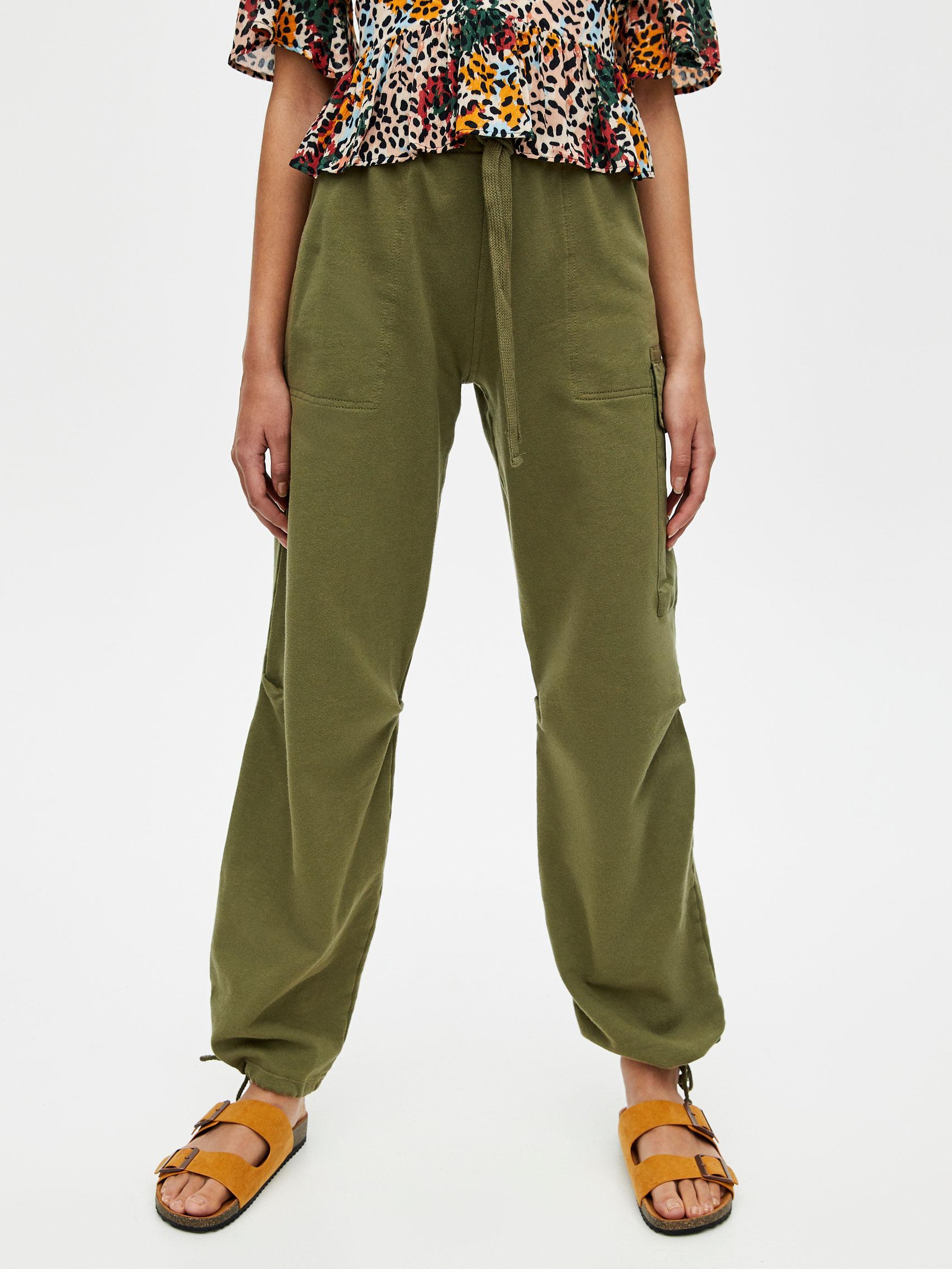 

Брюки Pull & Bear XAZ240110FWQA  Зеленые, Брюки Pull & Bear XAZ240110FWQA S Зеленые