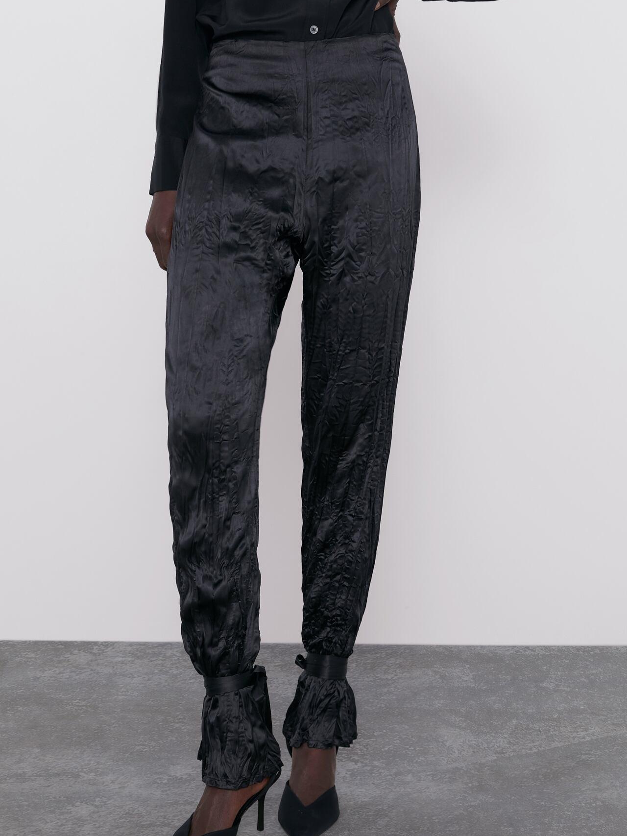

Брюки Zara XAZ244284JQAB M Черные