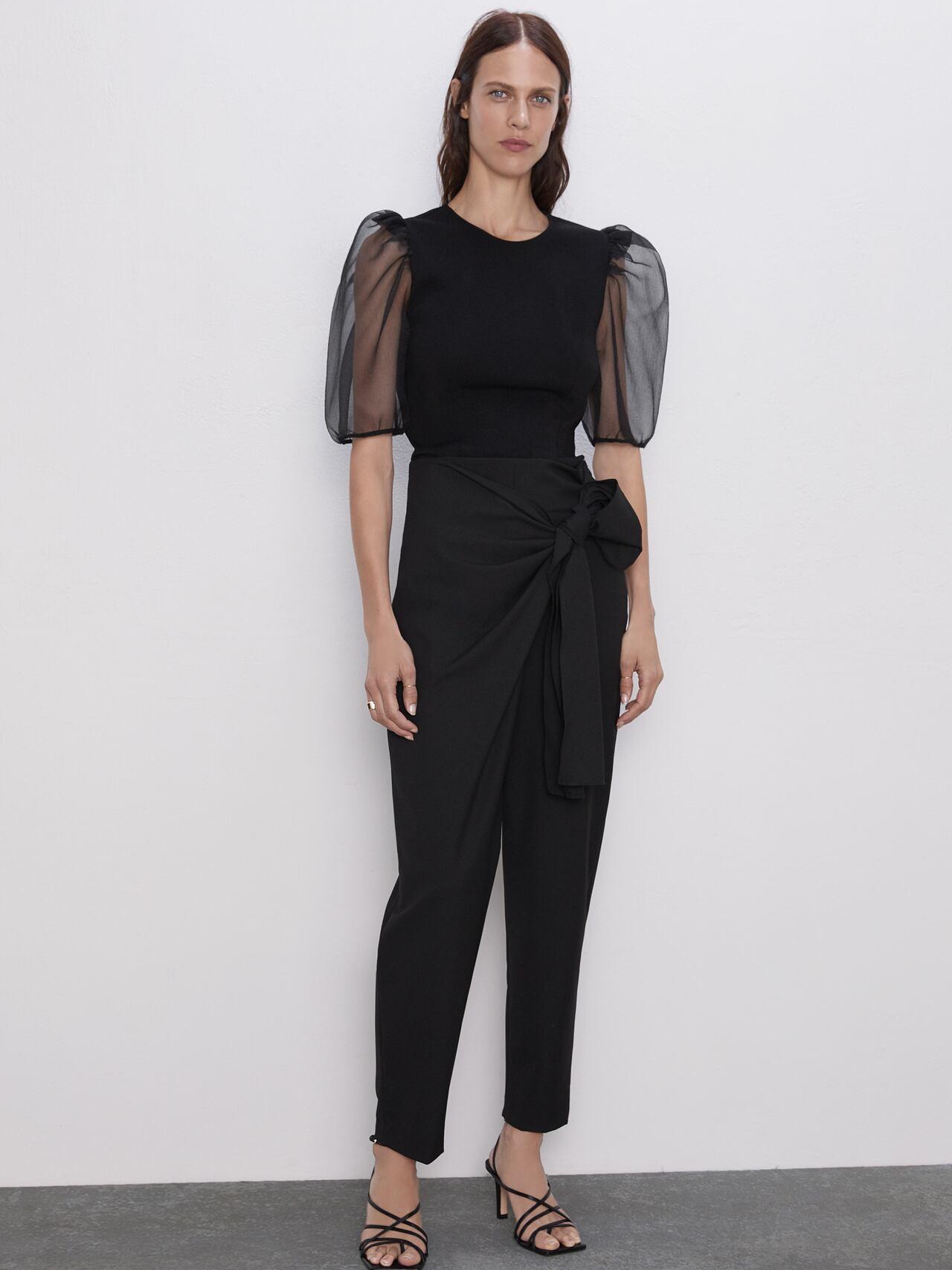 

Брюки Zara XAZ264338IZWD M Черные