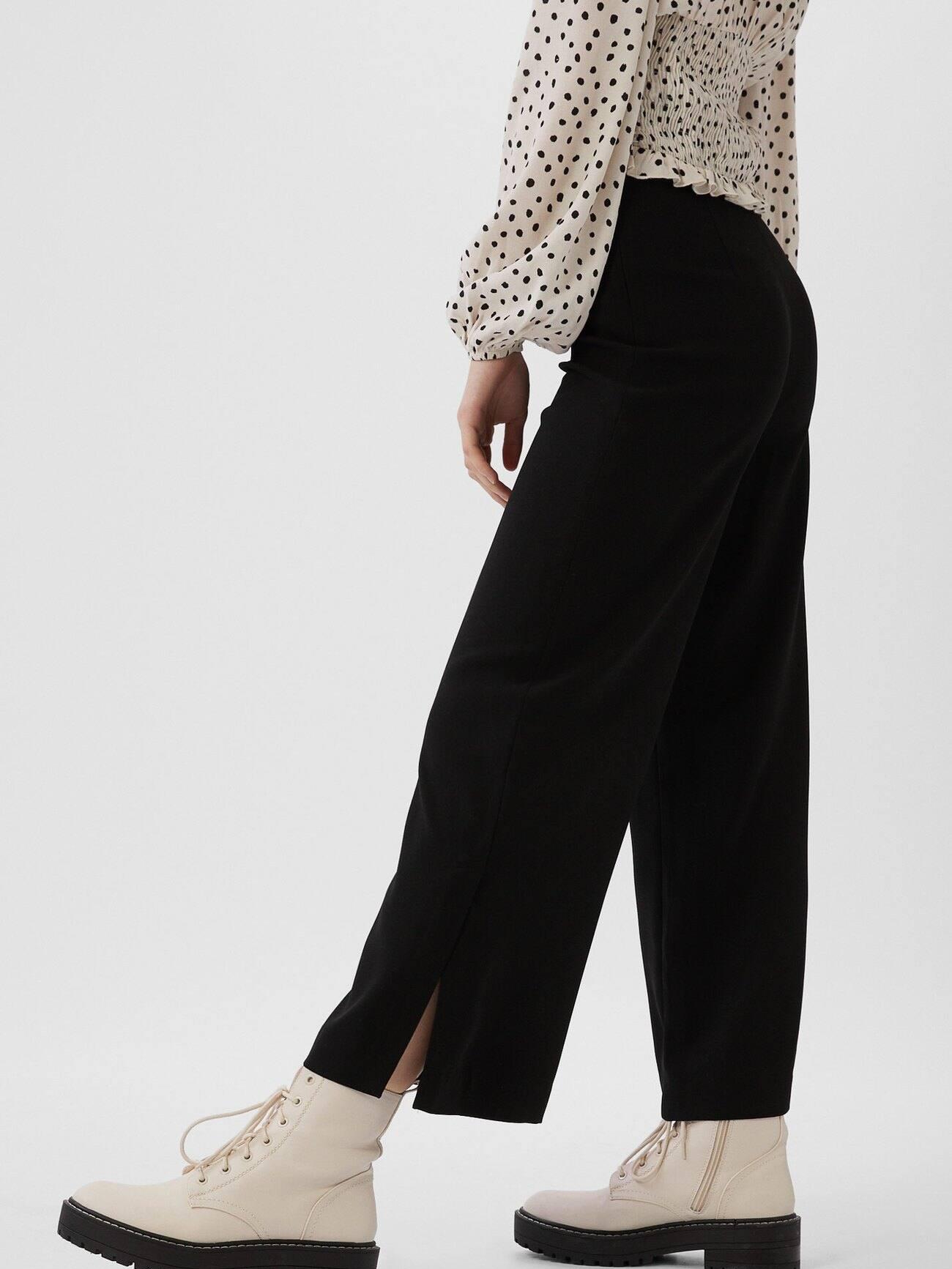 

Брюки Stradivarius XAZ275220ONBZ 42 Черные