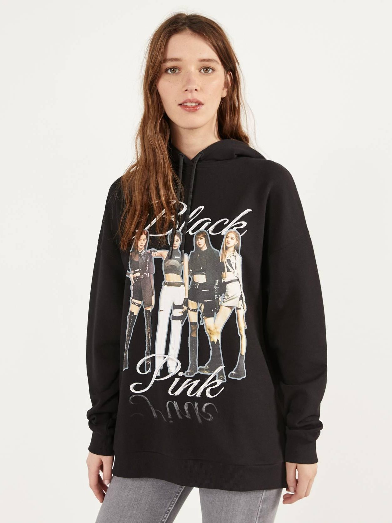

Худи Bershka XAZ262187WGNK M Черное