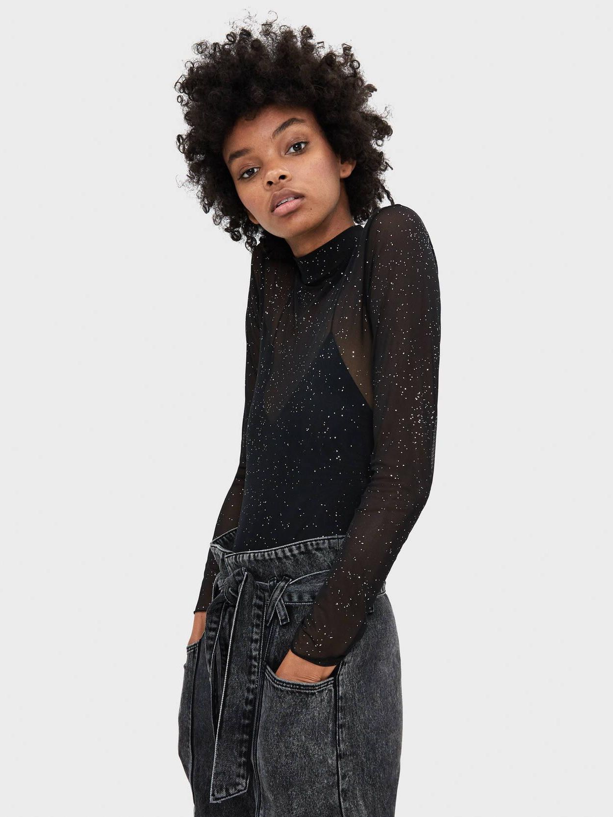 

Боди-блузка Bershka XAZ262329UTJQ XS Черная с серебристым