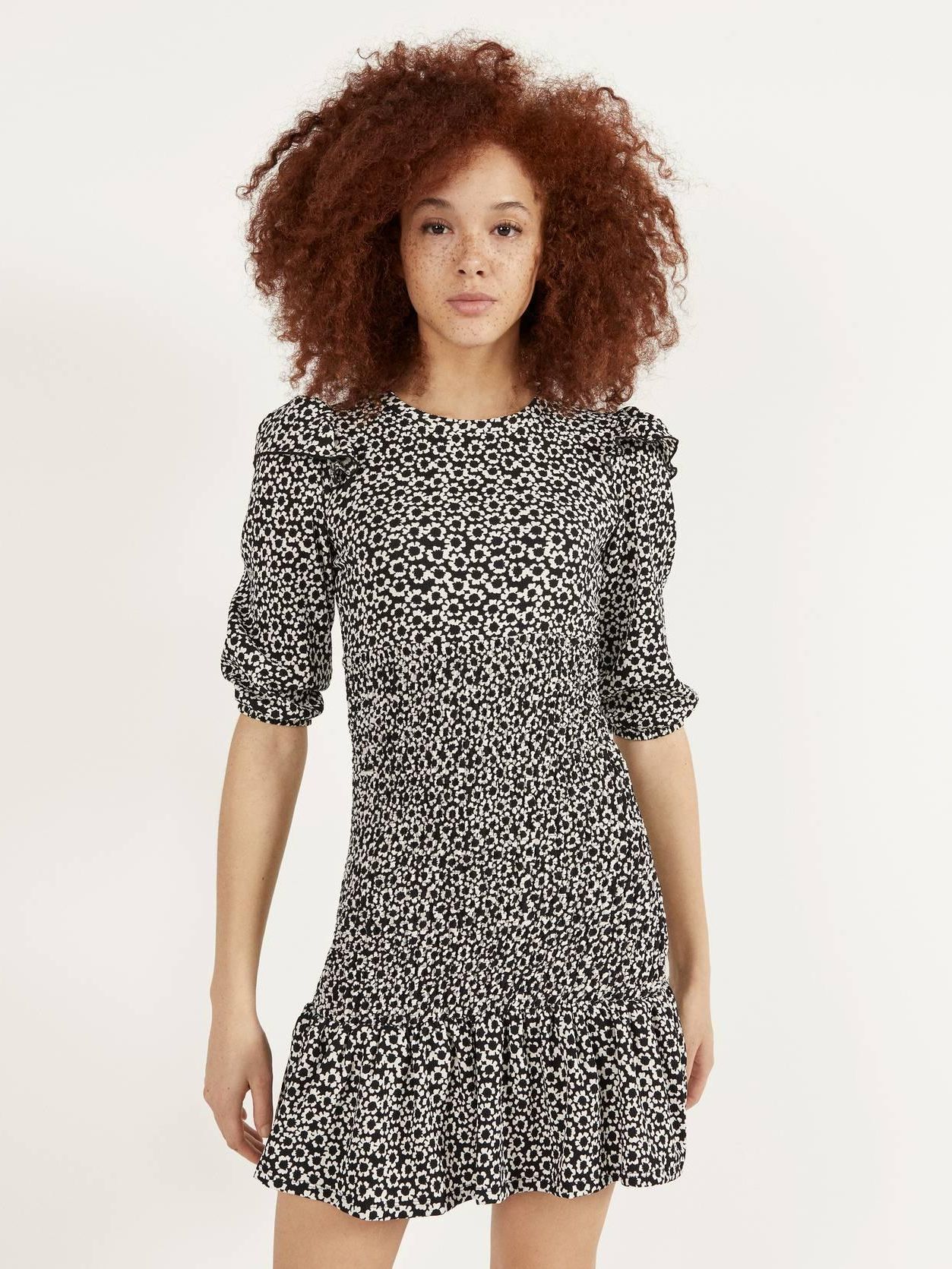 

Платье Bershka XAZ262386GUGN S Черное с белым