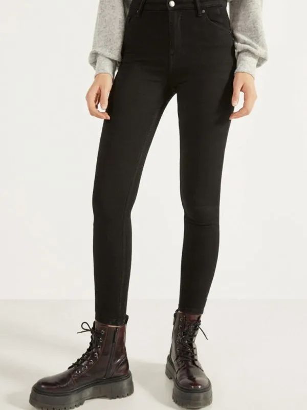 

Джинсы Bershka 0004/777/800 32 Черные