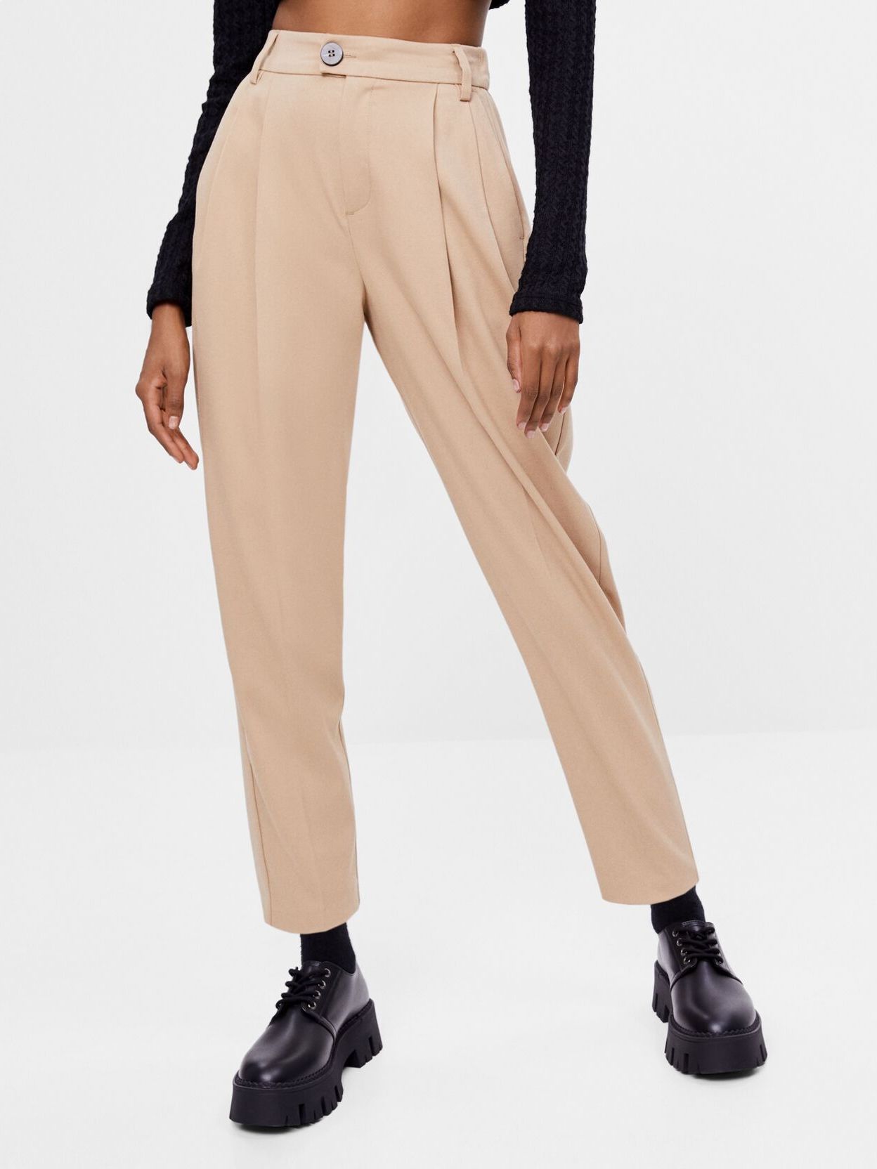 

Брюки Bershka 5110/168/742 34 Бежевые