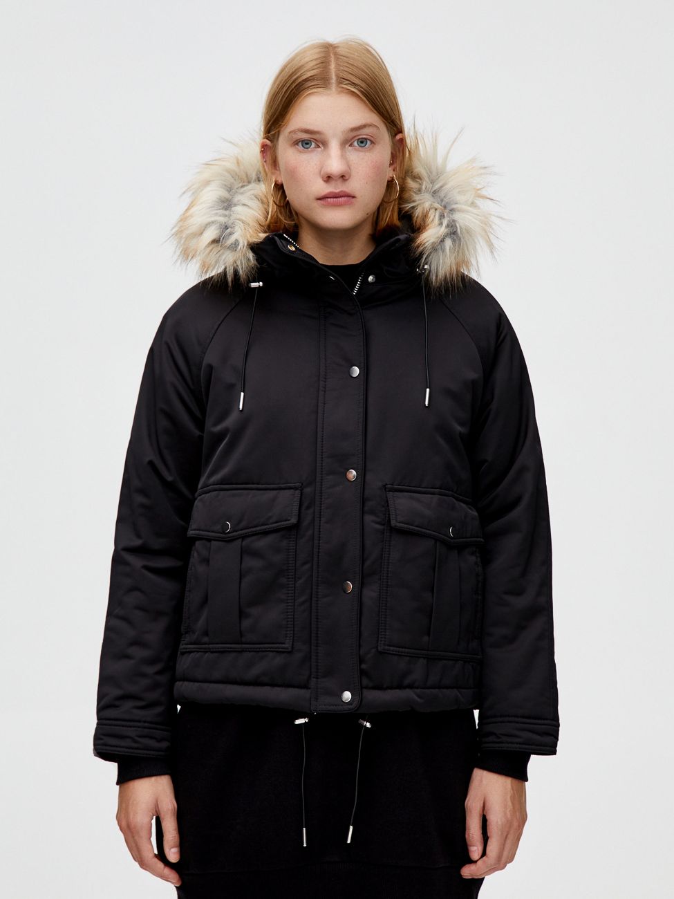 

Парка Pull & Bear 9714/370/800  Черная, Парка Pull & Bear 9714/370/800 S Черная