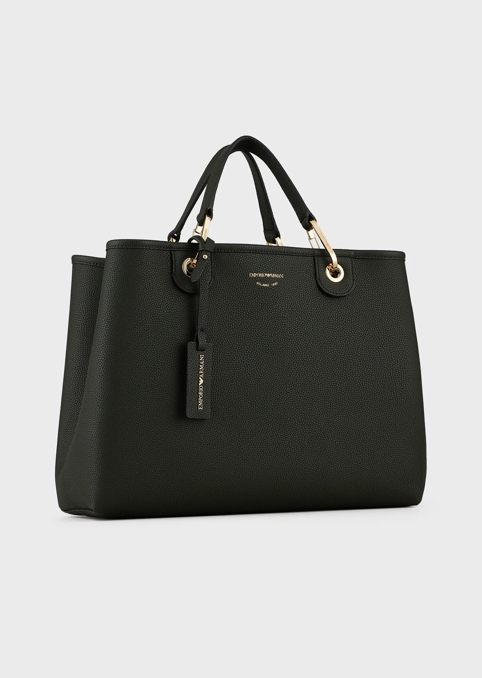 

Сумка Emporio Armani Черная Y3D165.YFO5B