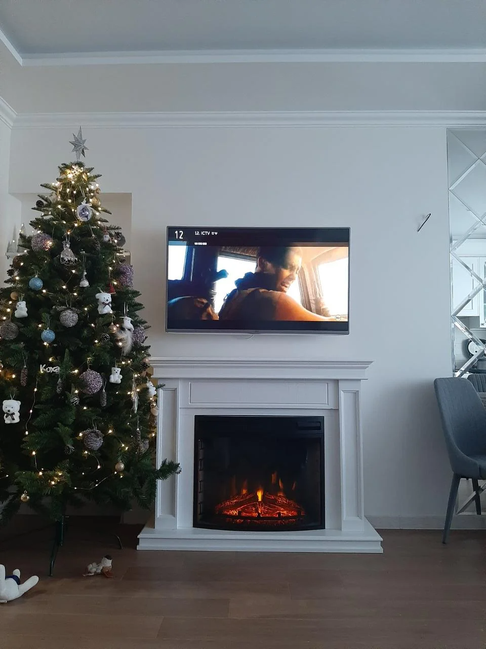 

Пристенный каминокомплект Fireplace Италия 28 Белый эффект живого пламени со звуком и обогревом