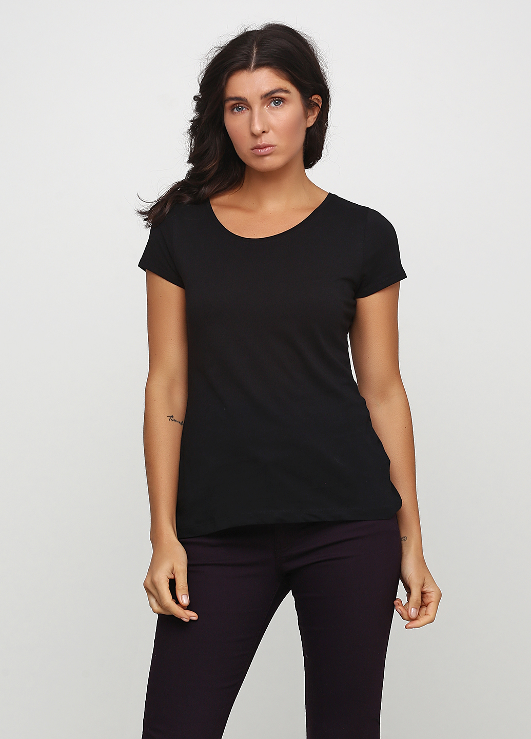 

Футболка H&M  Черный 0651456_чер_02, Футболка H&M XS Черный 0651456_чер_02