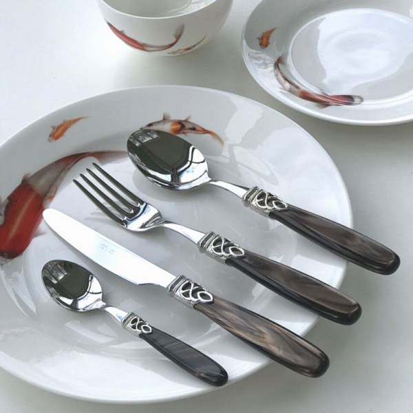 

Набор столовых приборов 24ед. STEEL BROWN PEARL Domus Design (26CDGISS/MR)