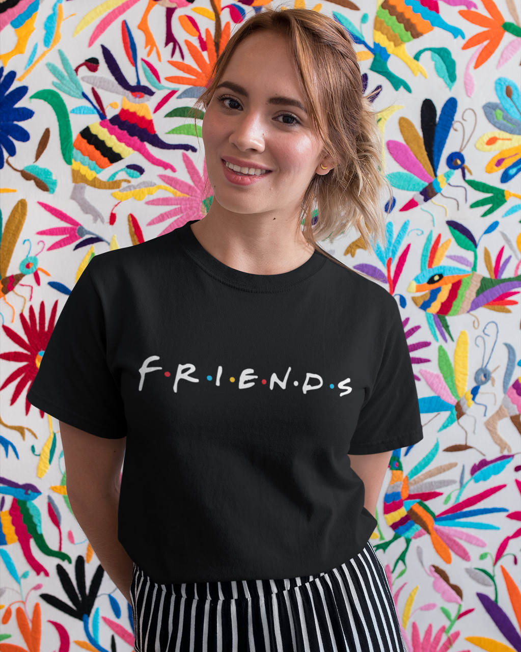 

Футболка женская чёрная с принтом "Friends" Maybel  Friends-W, Футболка женская чёрная с принтом "Friends" Maybel XL Friends-W