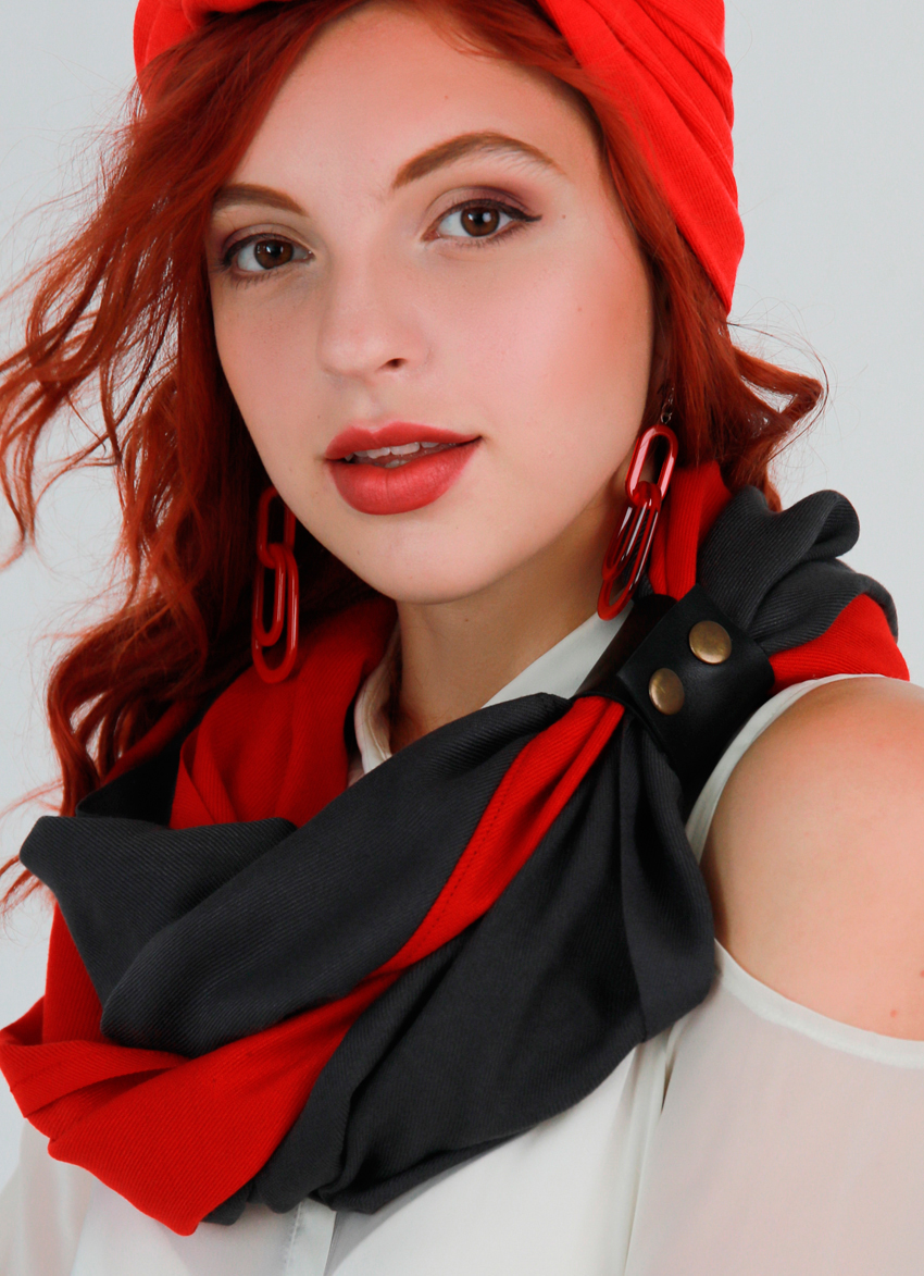 

Кашемировый шарф My Scarf с кожаной застежкой красно-черный (701)