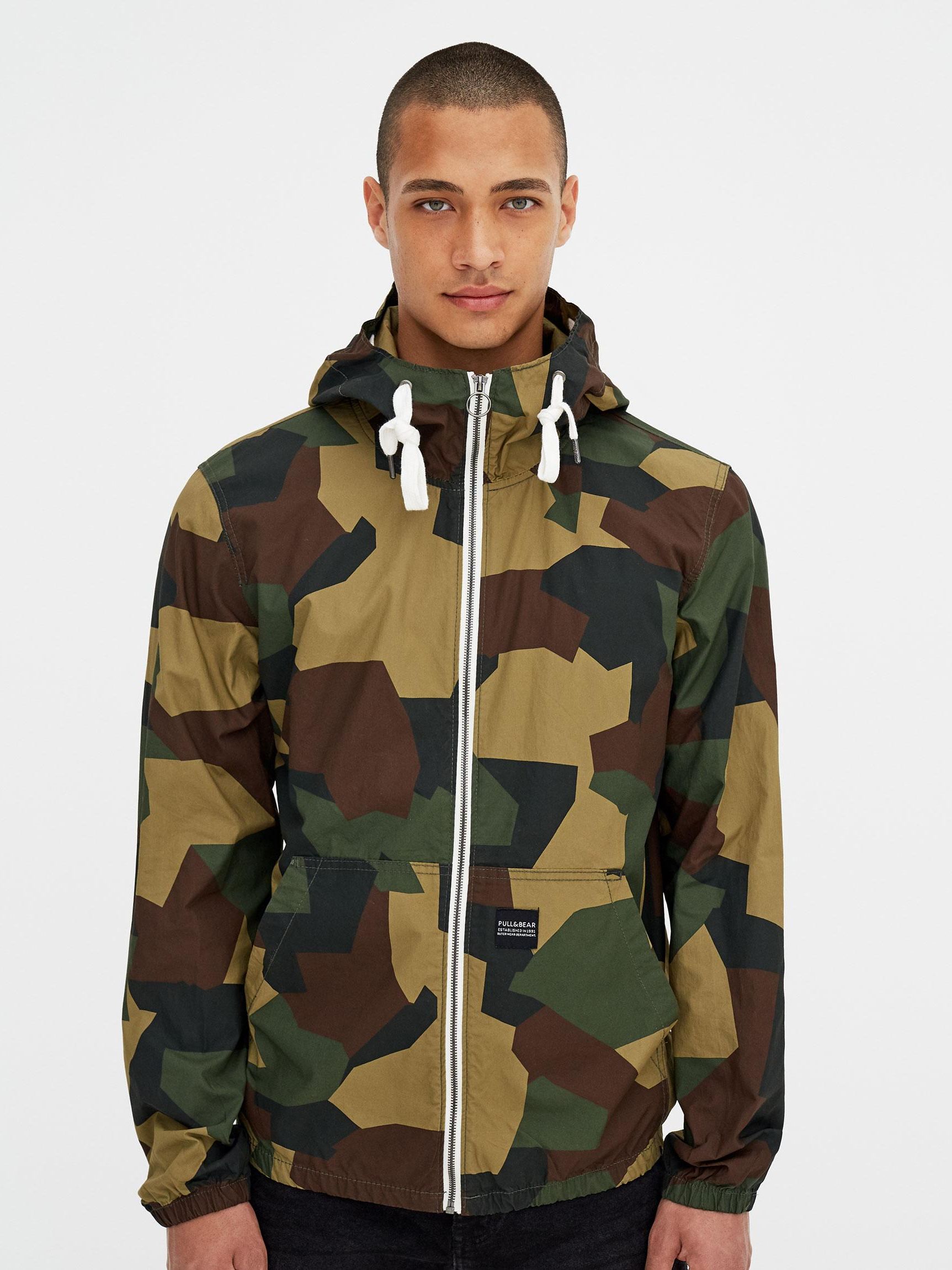 

Ветровка Pull & Bear XAZ217157YUDE XL Милитари