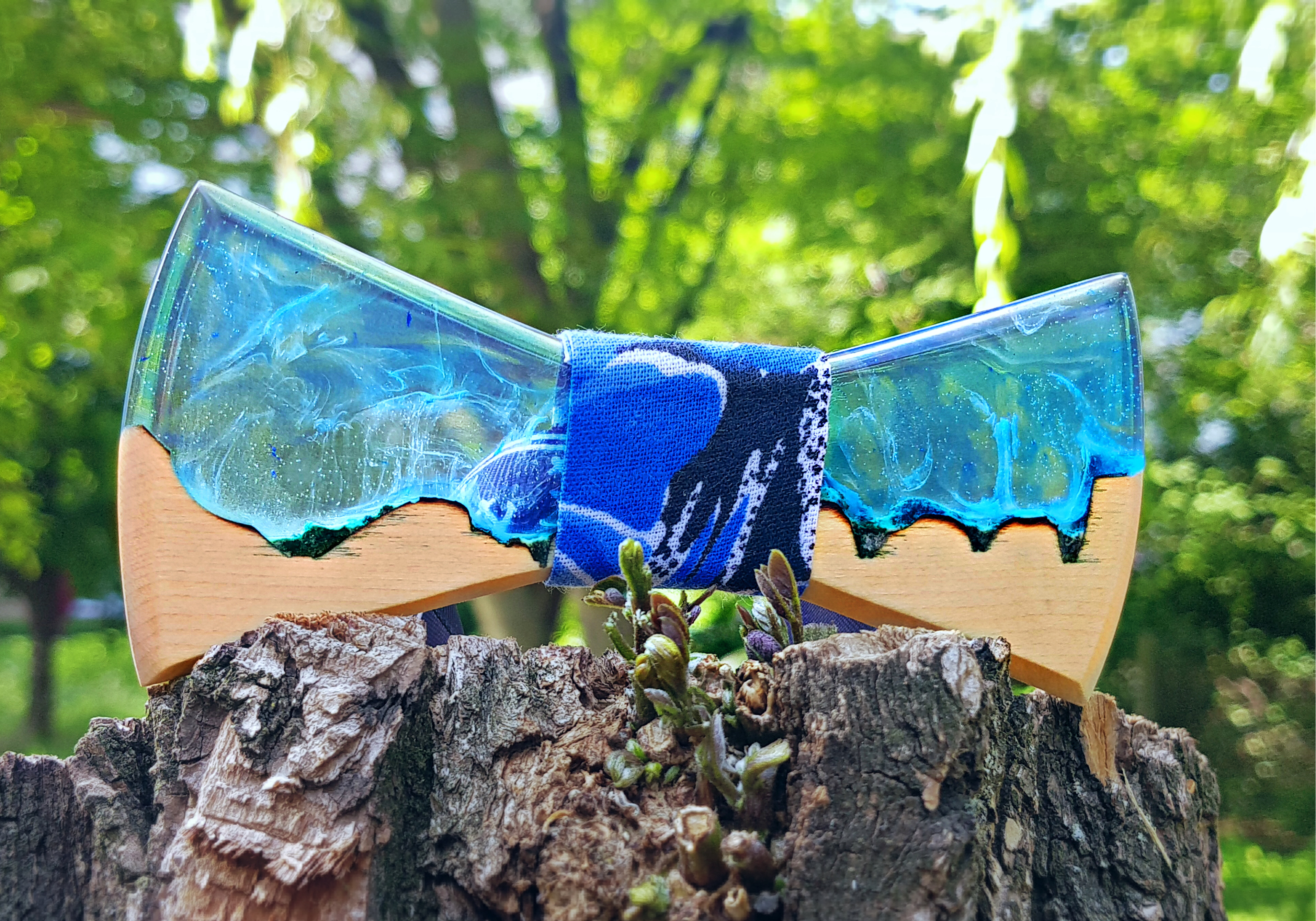 

Краватка ручної роботи "Полярне сяйво" WoodWork метелик деревяний зі смолою Blue